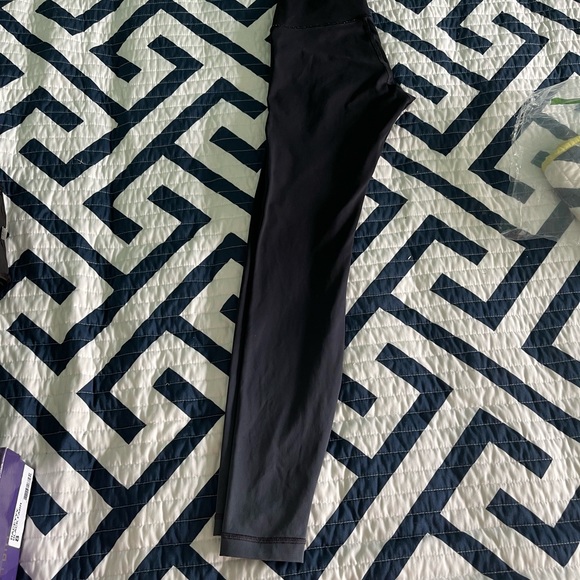 Lululemon Black Ombré leggings EUC size 4 - Picture 4 of 6
